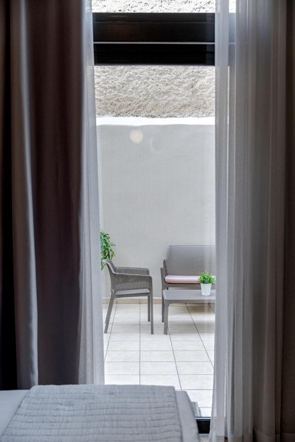 Bed In Hotel Atenas